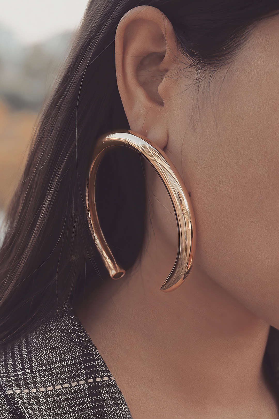 Metal Exaggerated Geometric Semicircular Earrings - Image 4