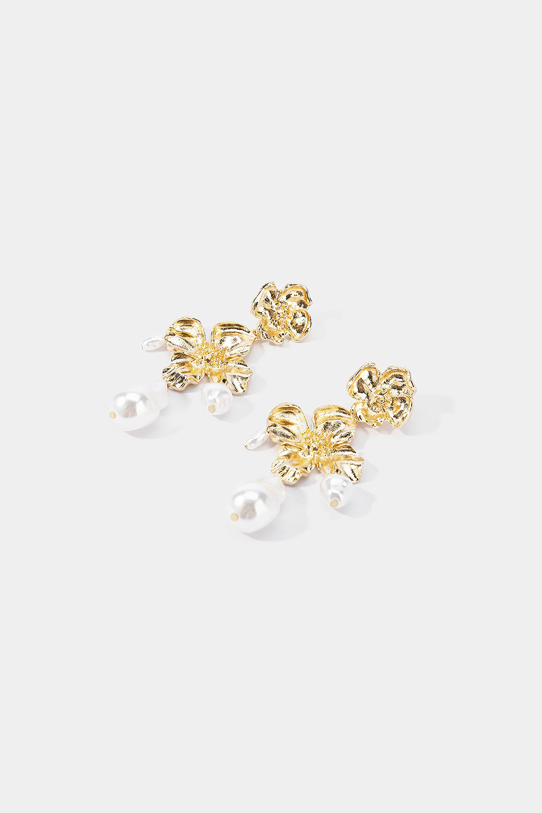 Flower Pearl Earrings - Image 5