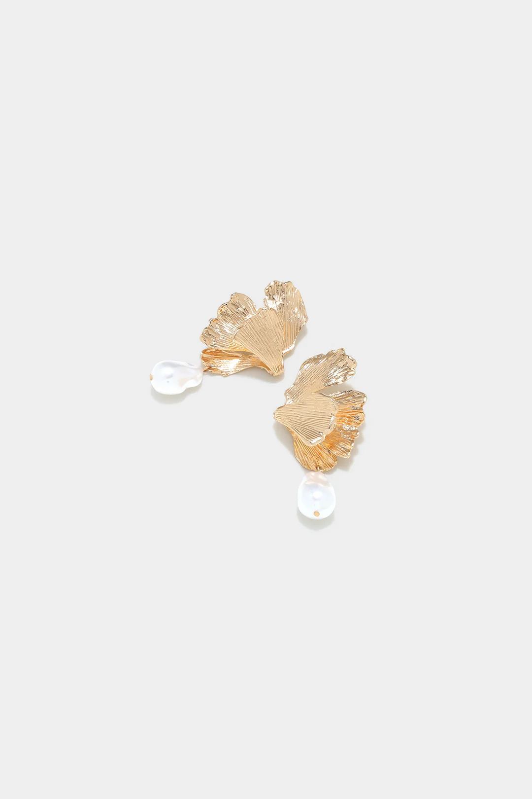 Alloy Pearl 3D Leaf Earrings - Image 4