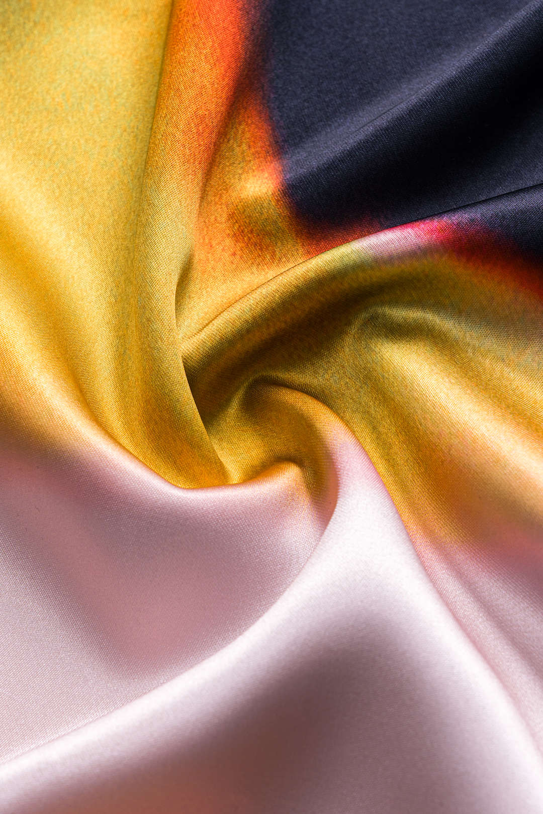 Contrast Print Satin Zipper Skirt - Image 3