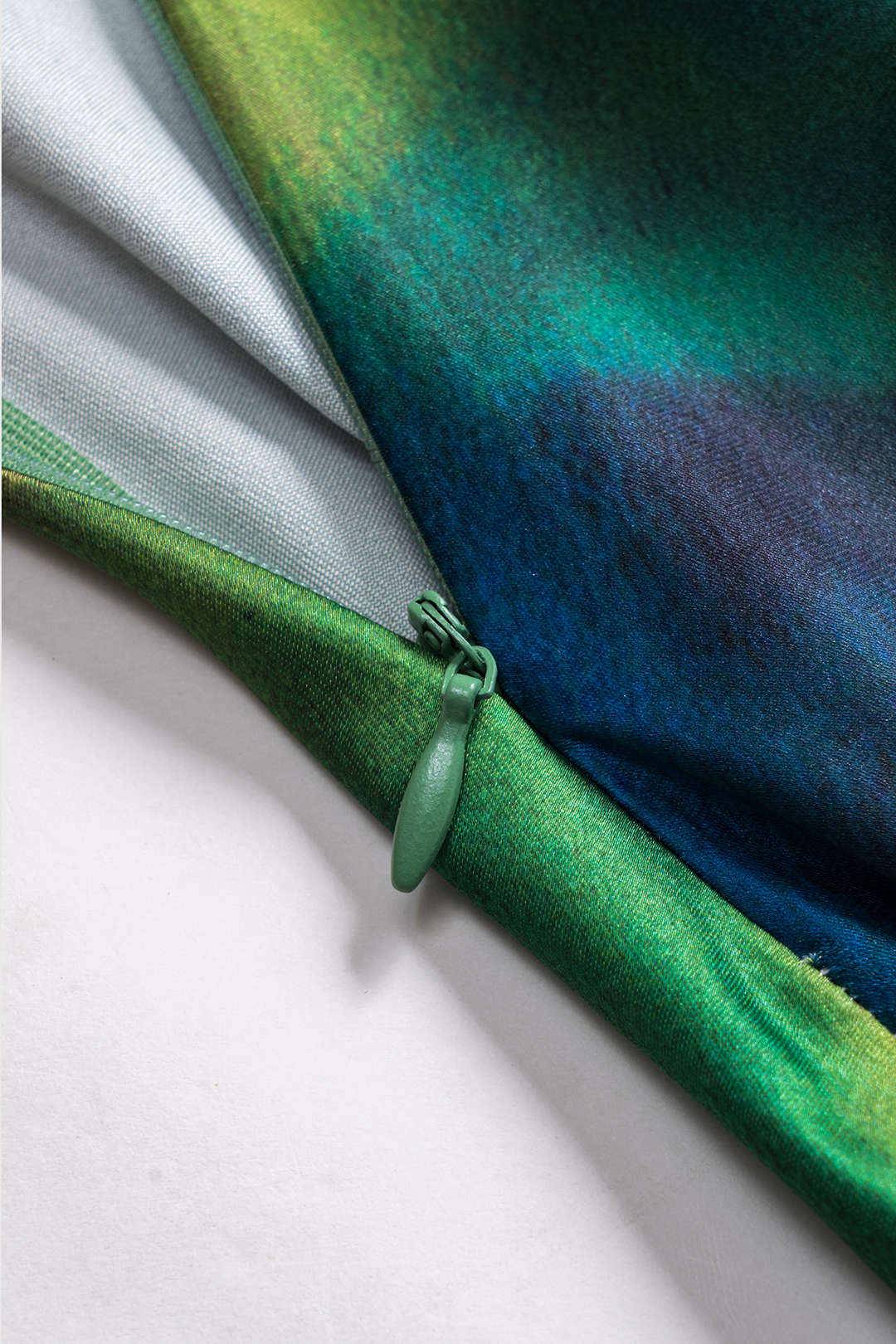 Contrast Print Satin Zipper Skirt - Image 4