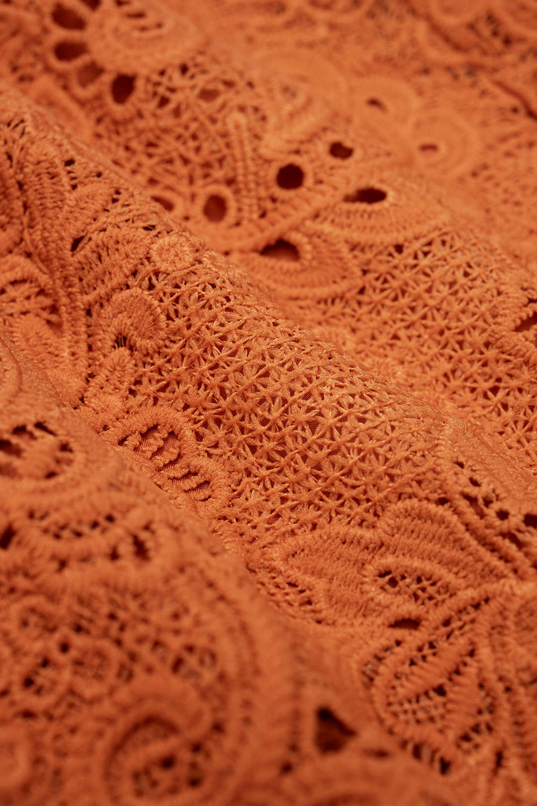 Cut Out Tie-Up Scalloped Hem Shorts - Image 3