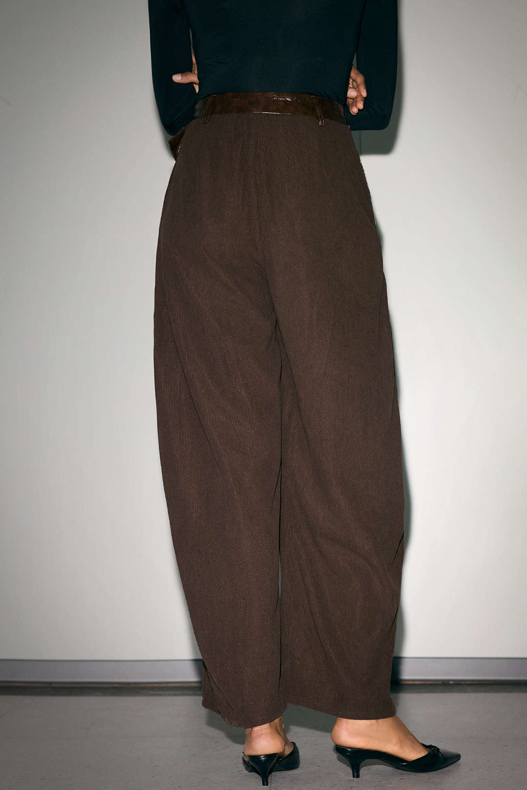 Faux Leather Patchwork Zipper Wide Leg Pocket Barrel Trousers - Image 8