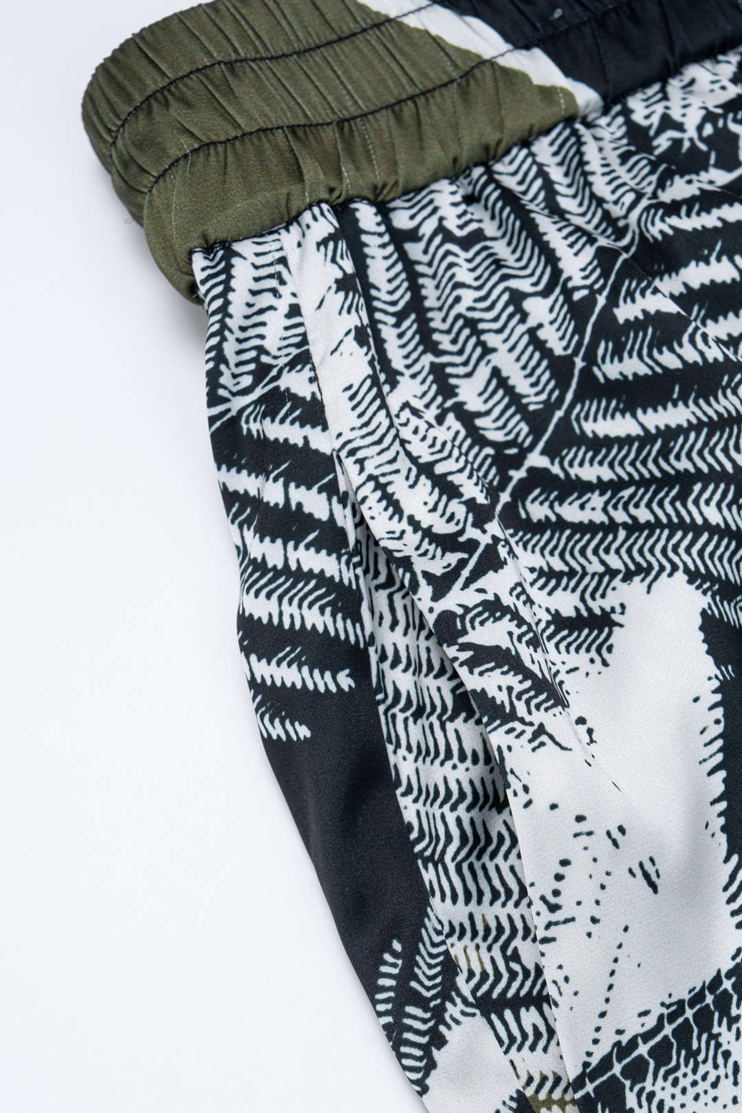 Leaves Contrast Print Satin Shirred Waistband Wide Leg Pants - Image 3