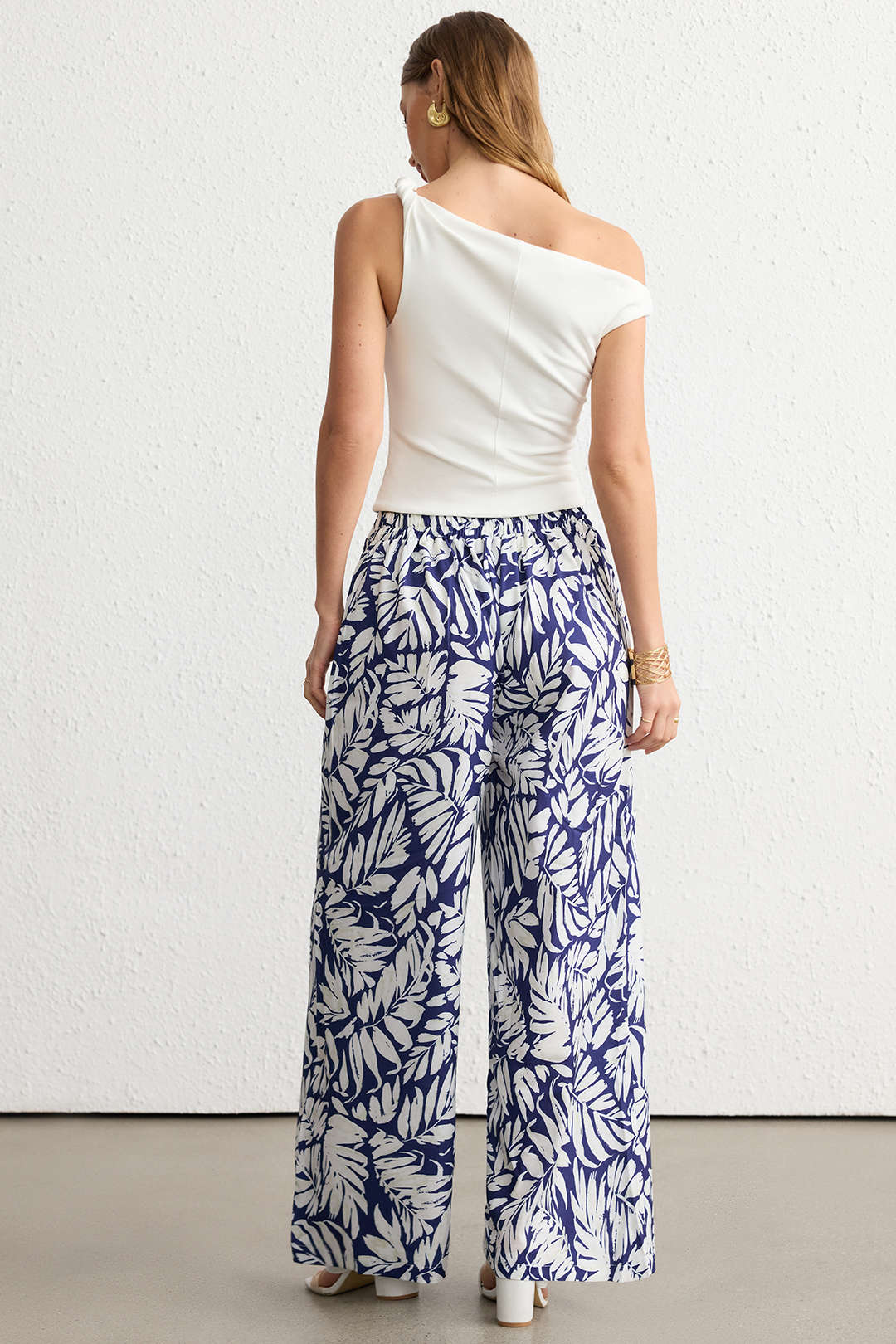Leaves Print Shirred Waistband Wide Leg Pants - Image 4