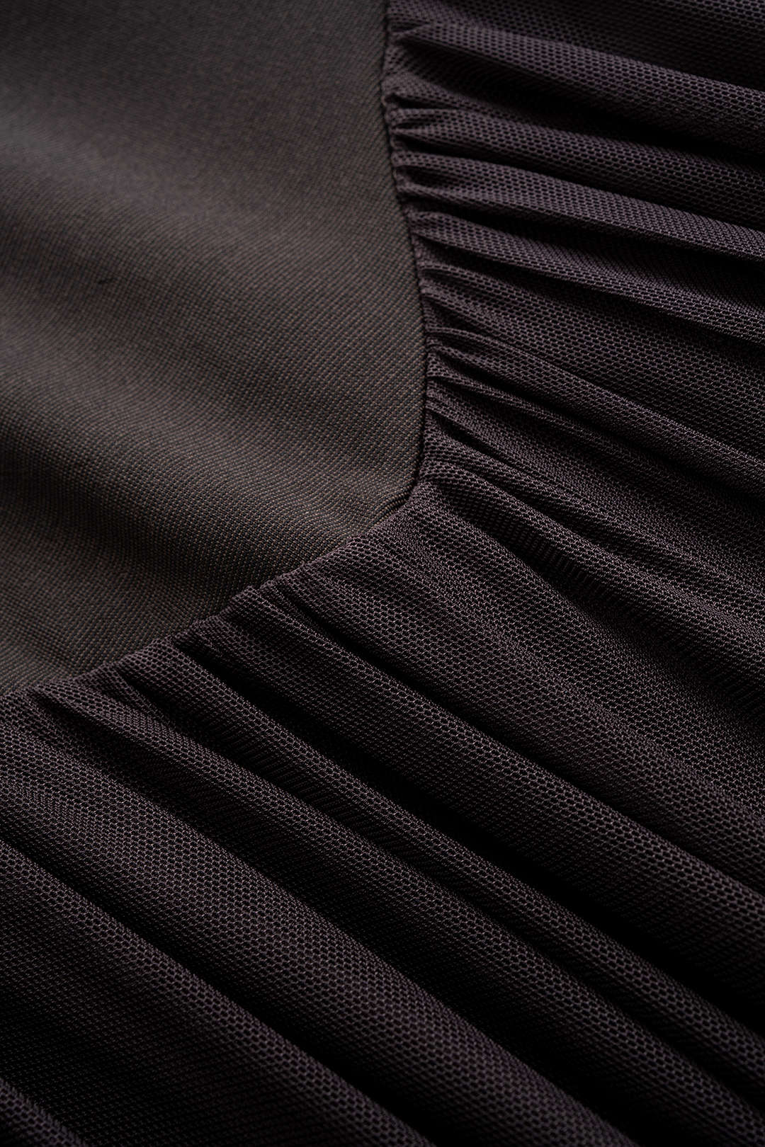 Patchwork Mesh Mock Neck Ruched Sleeveless Midi Dress - Image 3