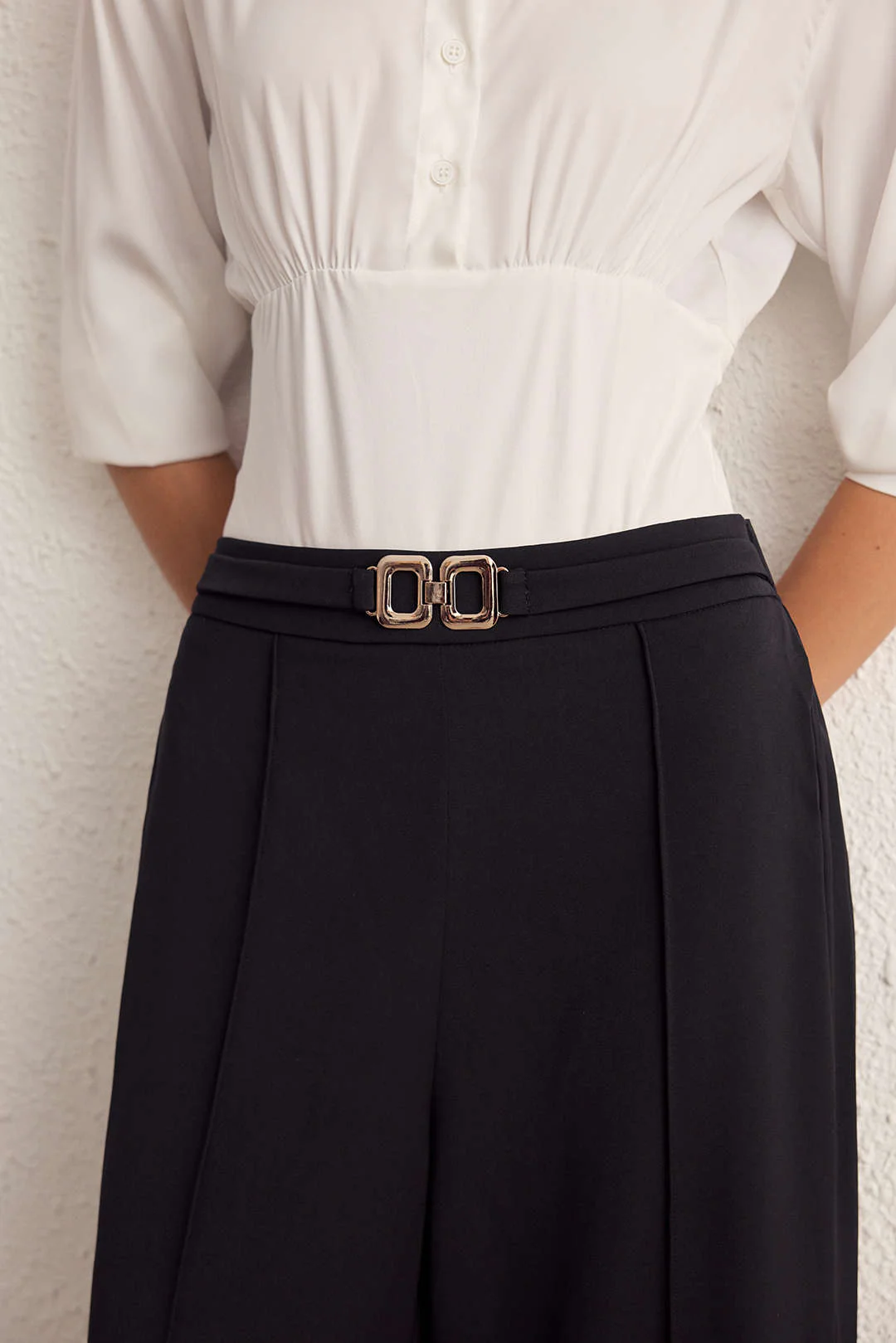 Solid Belted Wide-Leg Pants - Image 5