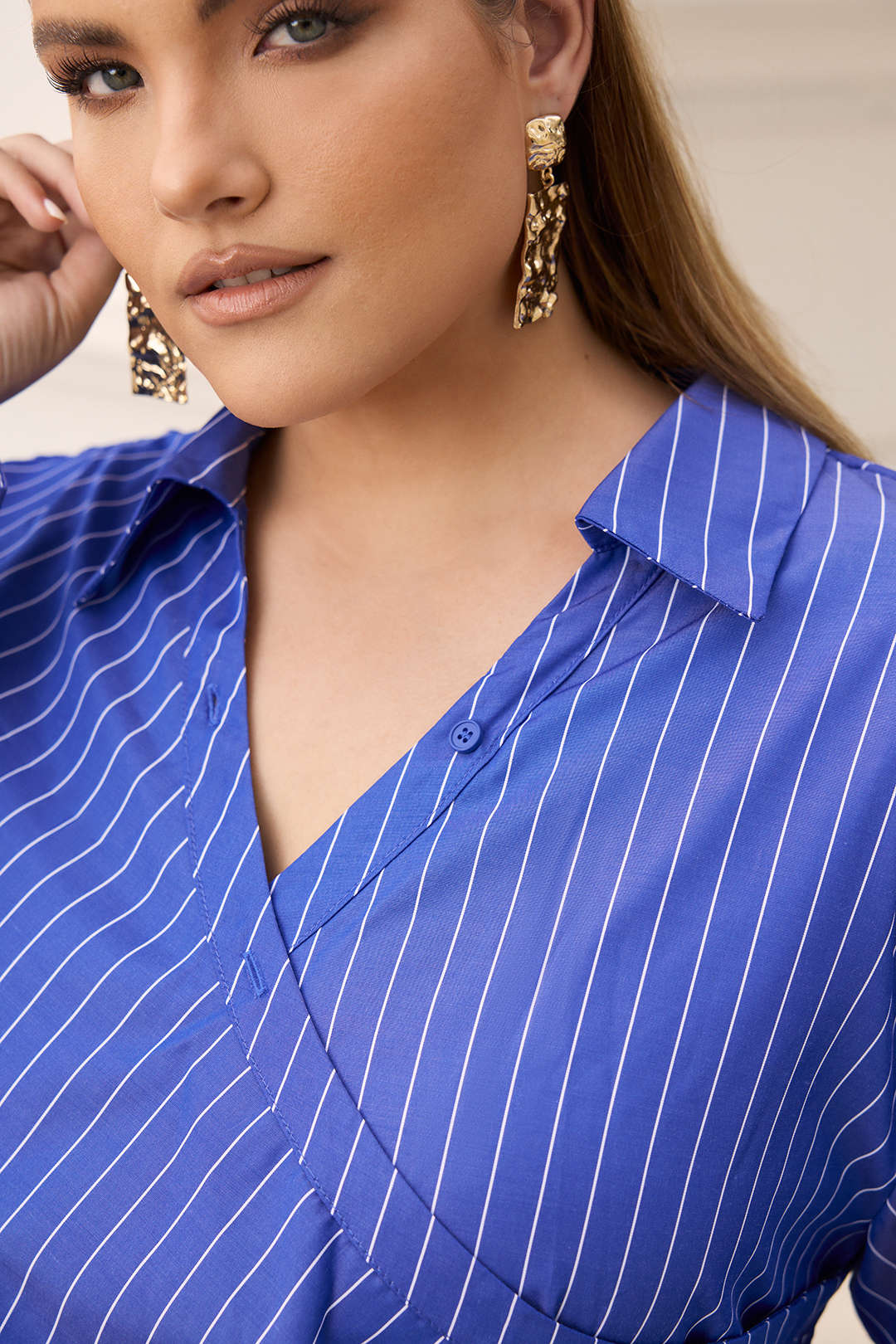 Plus Size Stripes Print Crossed Ruched Smocked Long Sleeve Mini Dress - Image 4
