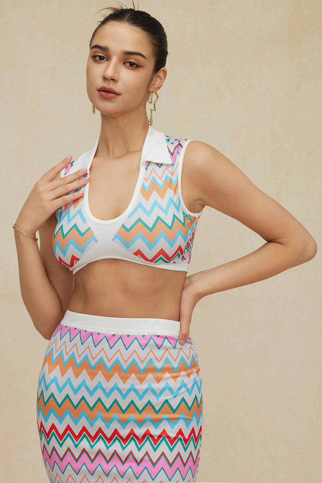 Contrast V-neck Crop Knit Tank Top And Split Maxi Skirt Set - Image 11