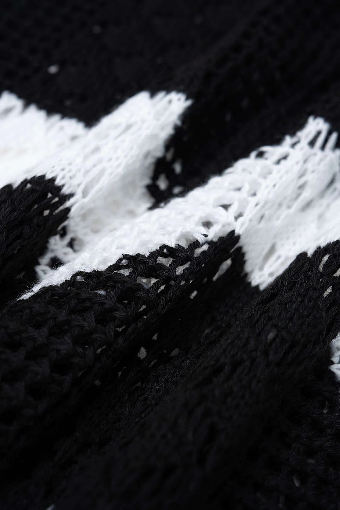 Knit Contrast Hollow Out Tank Top And Skirt Set - Image 7