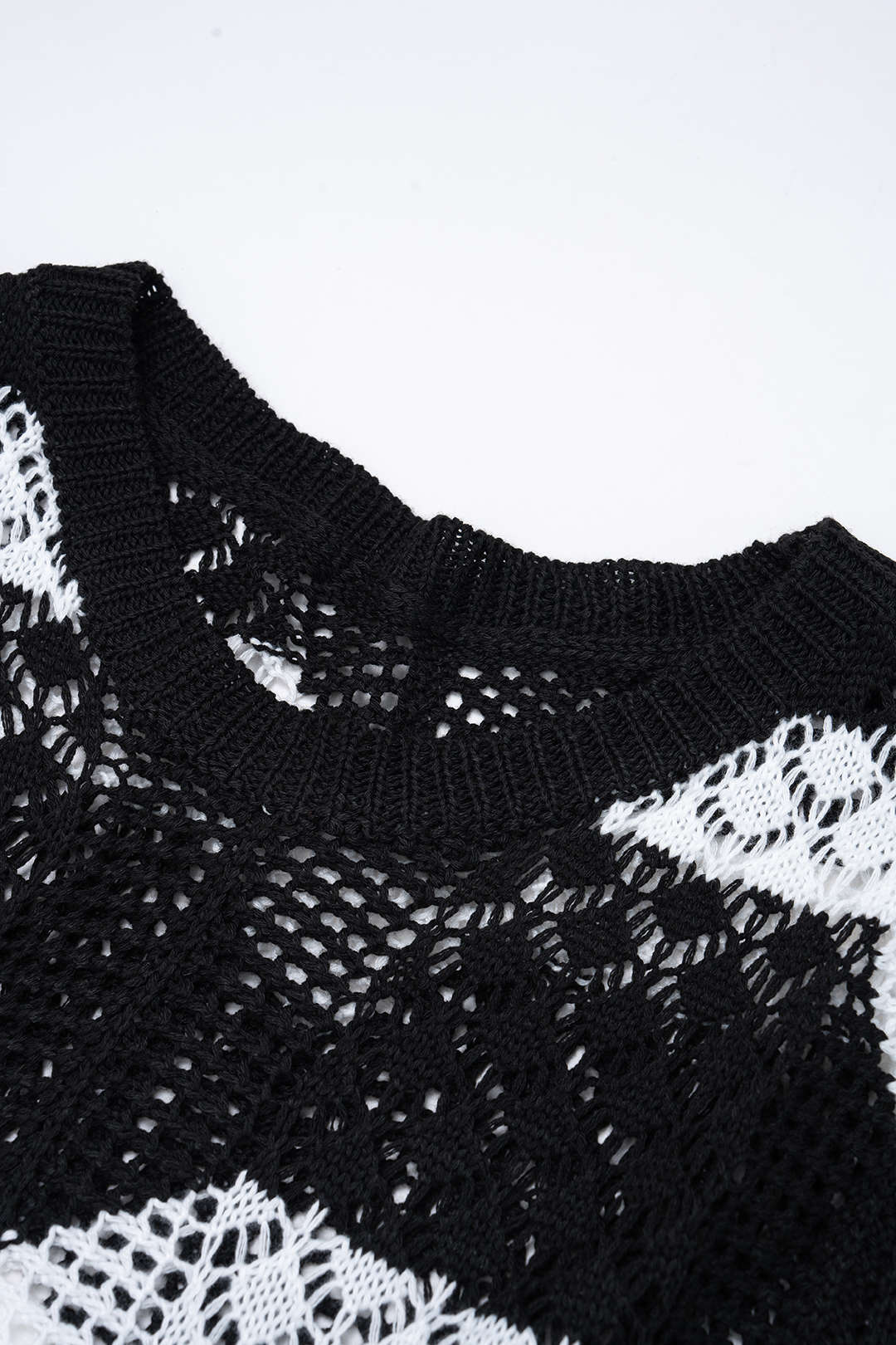 Knit Contrast Hollow Out Tank Top And Skirt Set - Image 8