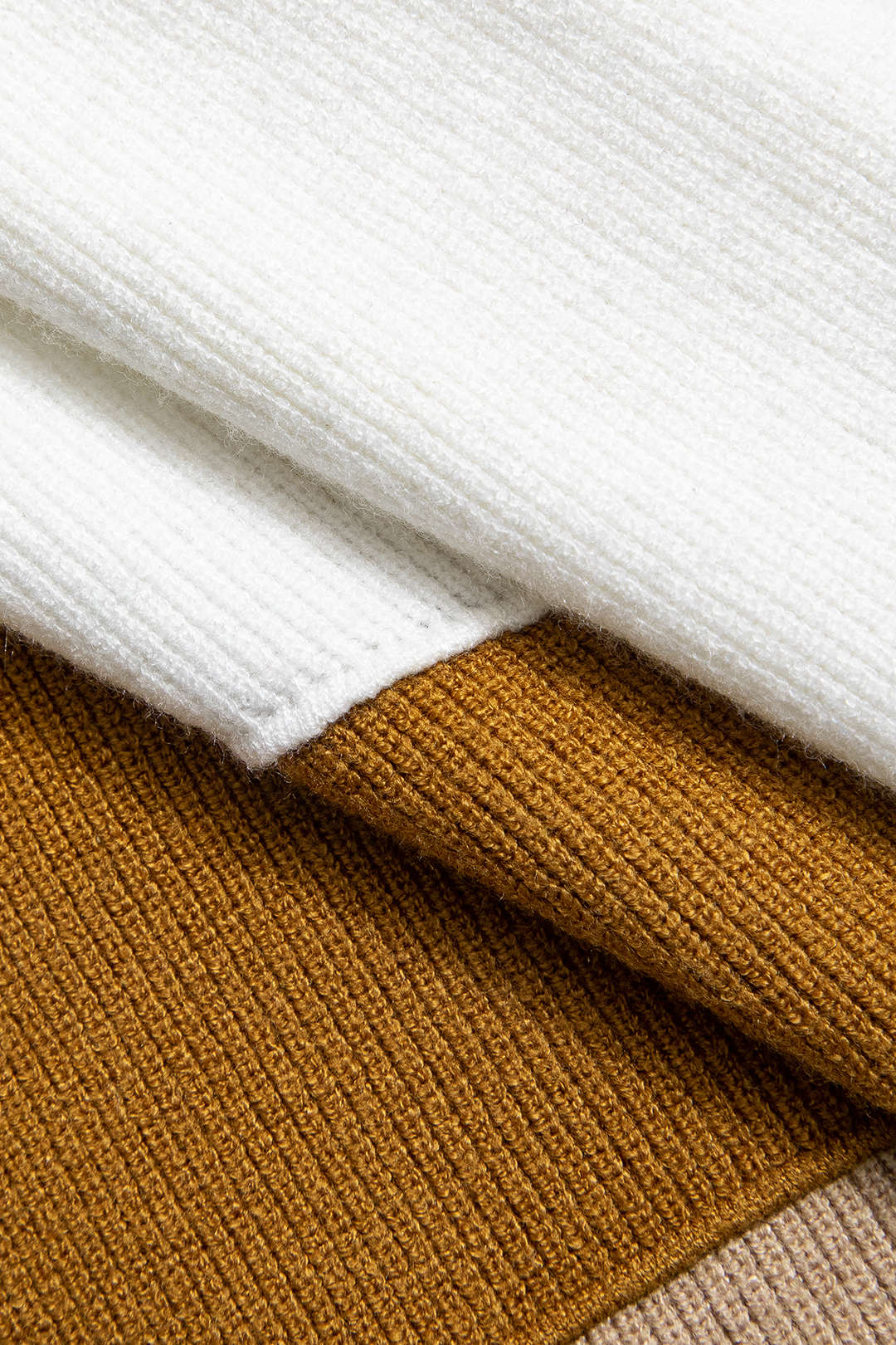 Color Block Knit Mini Skirt - Image 5