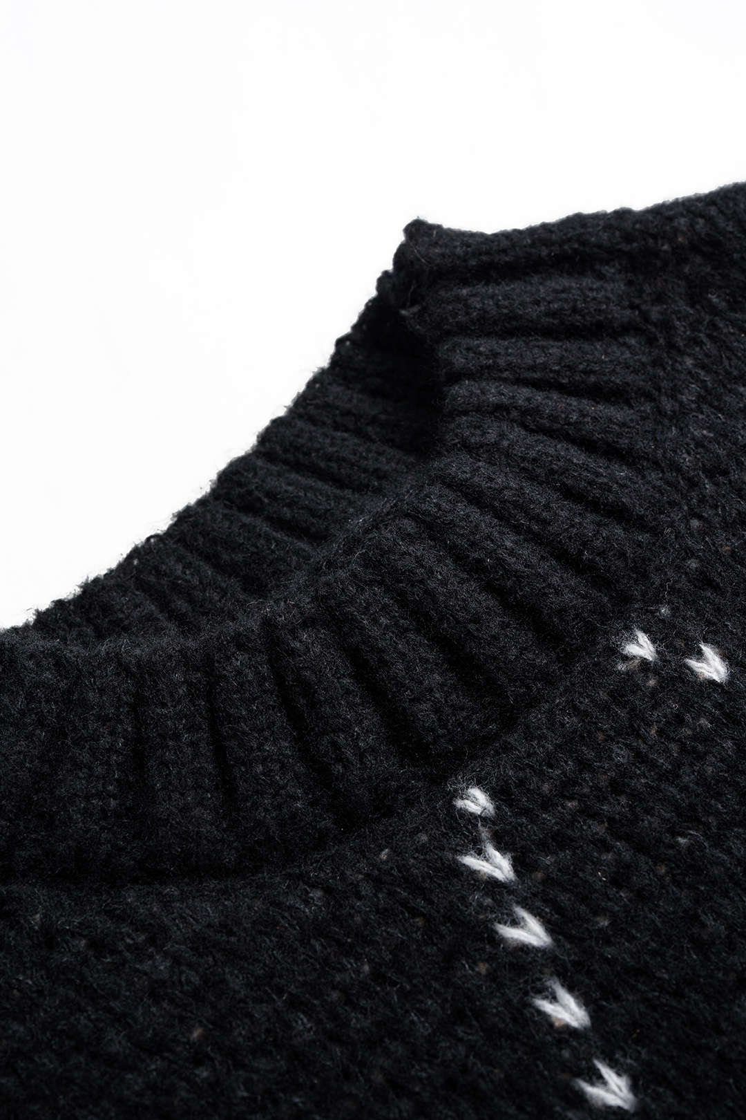 Knit Contrast Diamond Pattern Long-Sleeve Top - Image 4