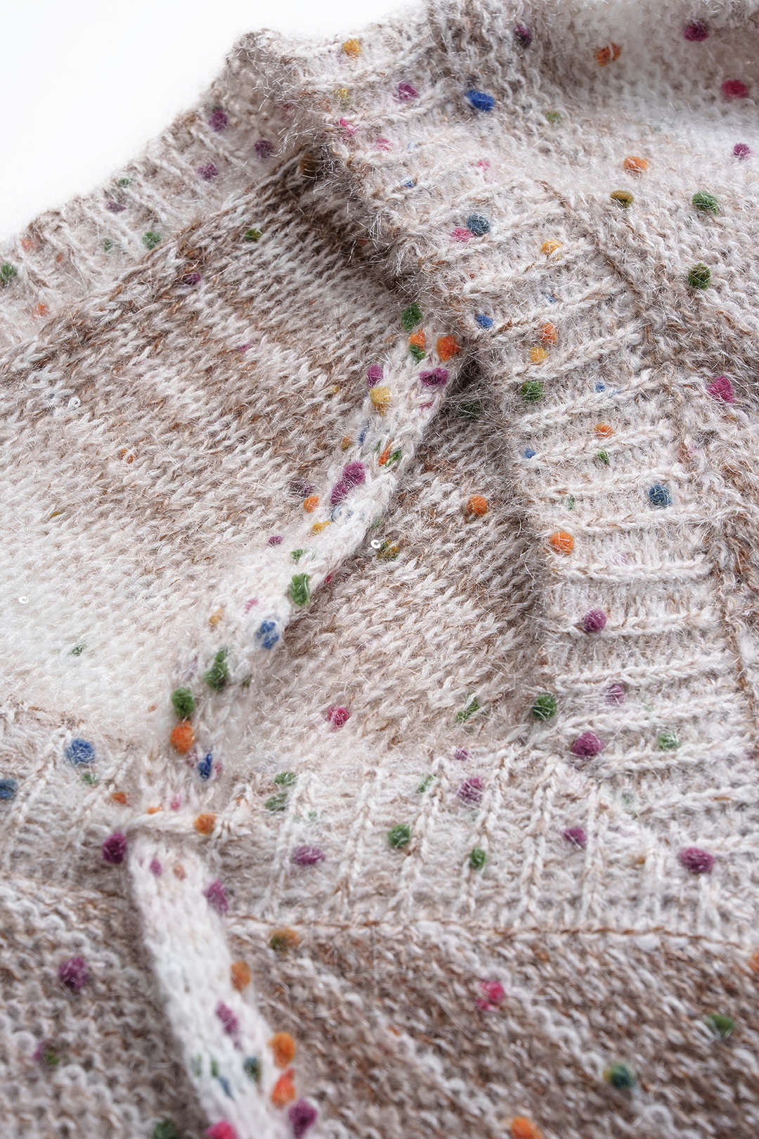 Knit Contrast V-Neck Long-Sleeve Top - Image 3