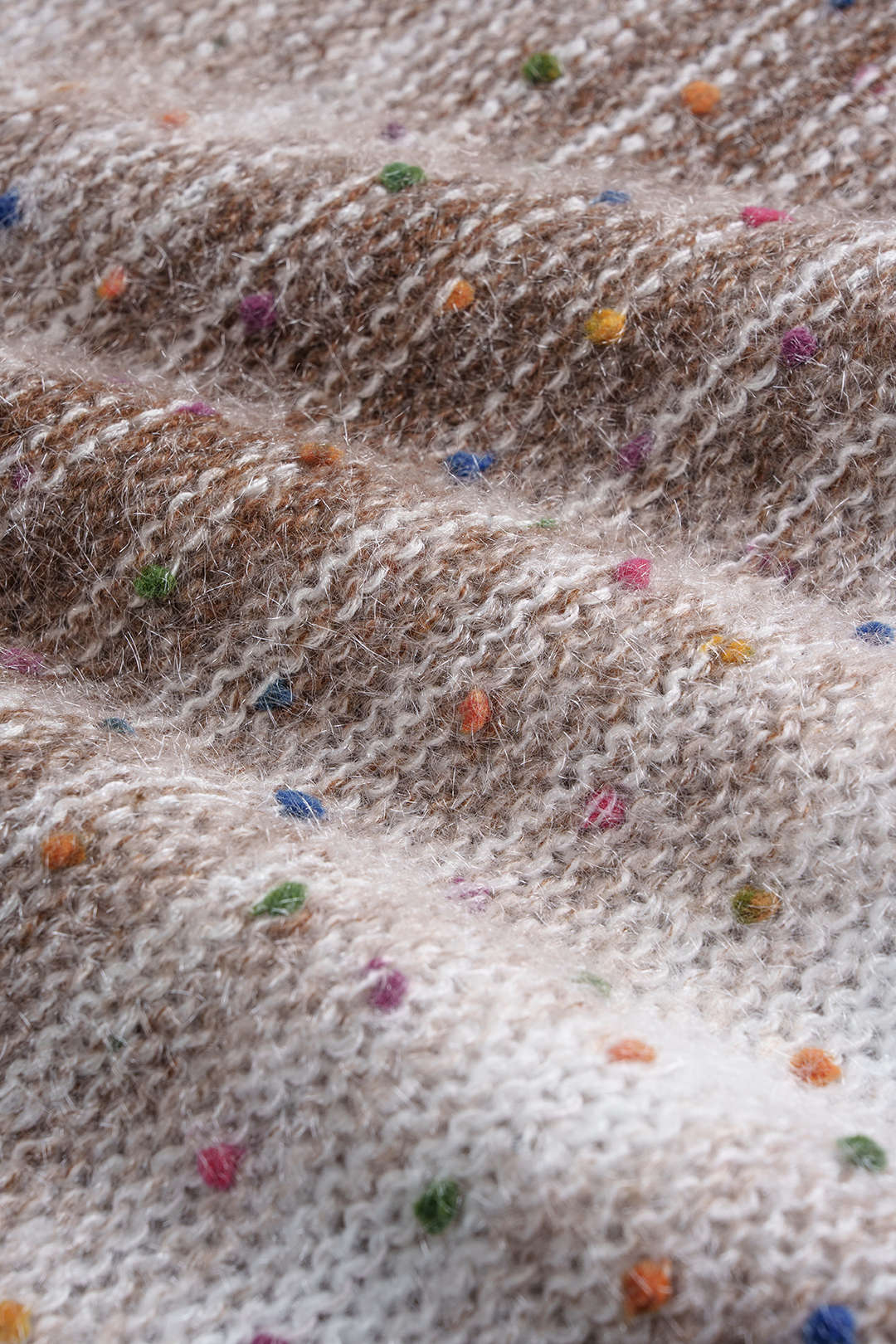 Knit Contrast V-Neck Long-Sleeve Top - Image 4