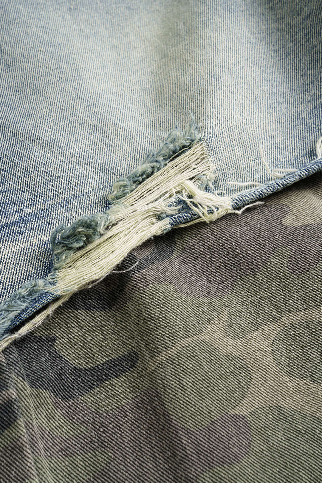 Camo Print Denim Patchwork Button Pocket Jeans - Image 4