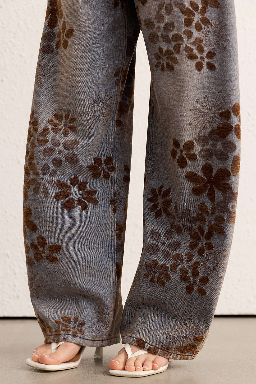 Denim Floral Print High-Waist Pocket Jeans - Image 8