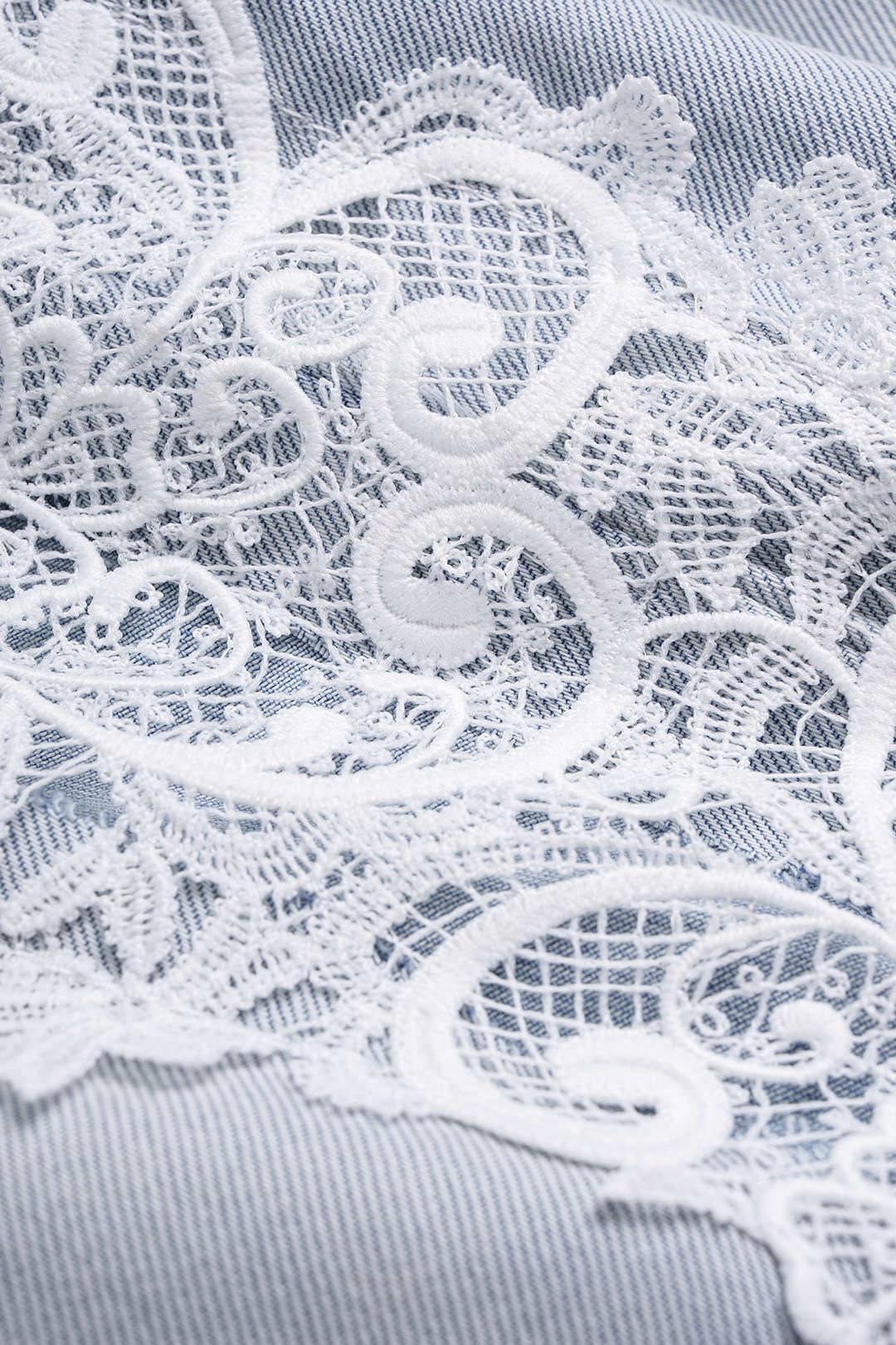 Denim Lace Trim Patchwork Pocket Jeans - Image 3