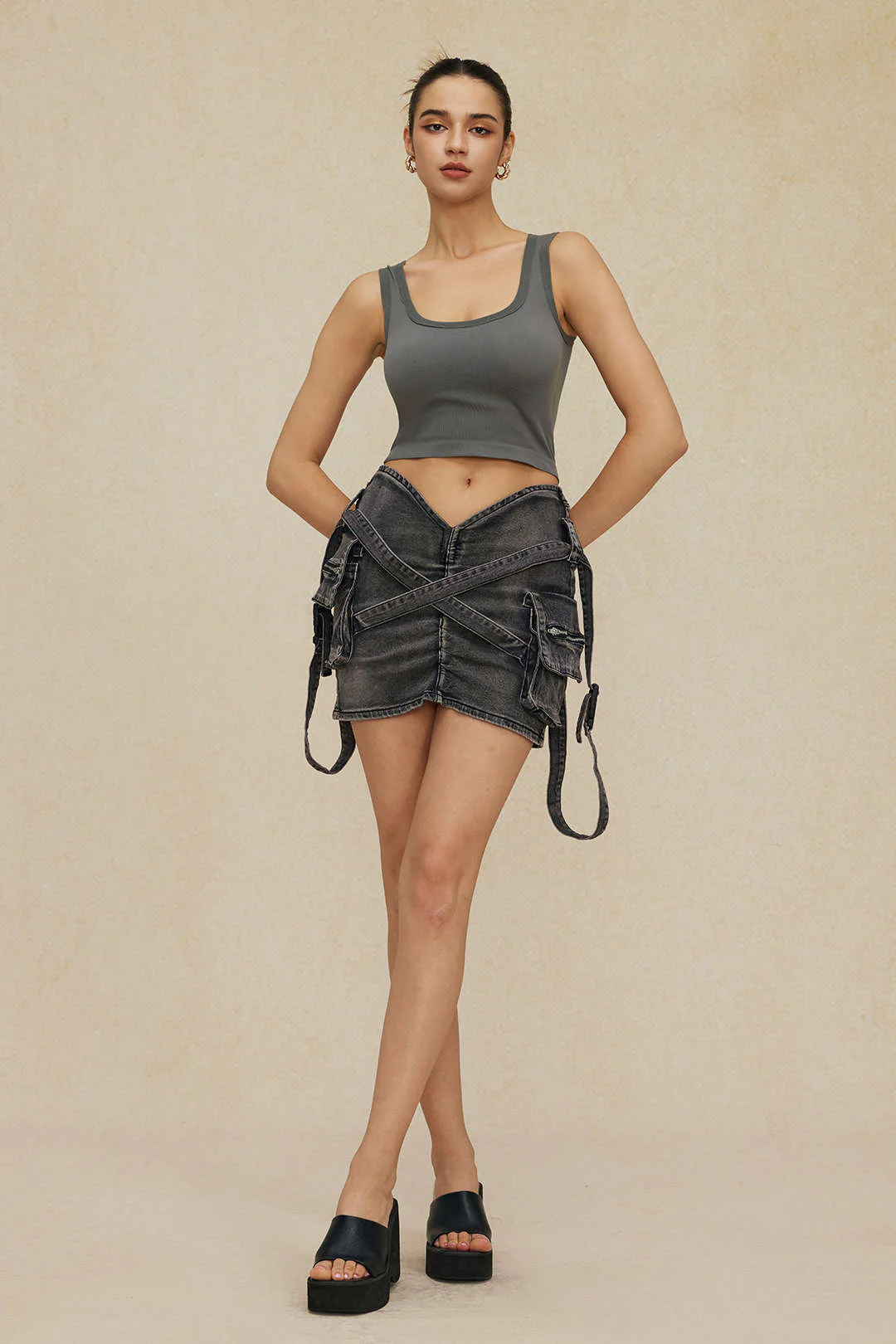 V-waist Buckle Flap Pocket Denim Cargo Skirt - Image 9
