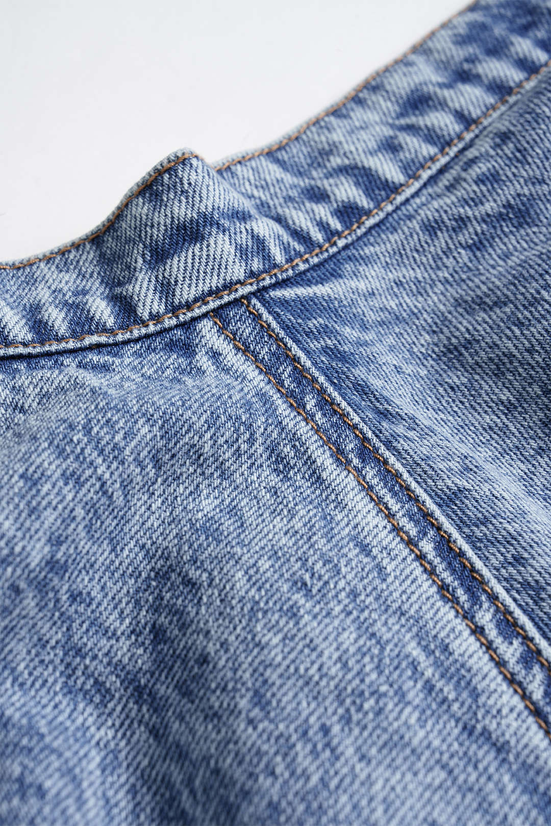Denim Ruched Mini Skirt - Image 4