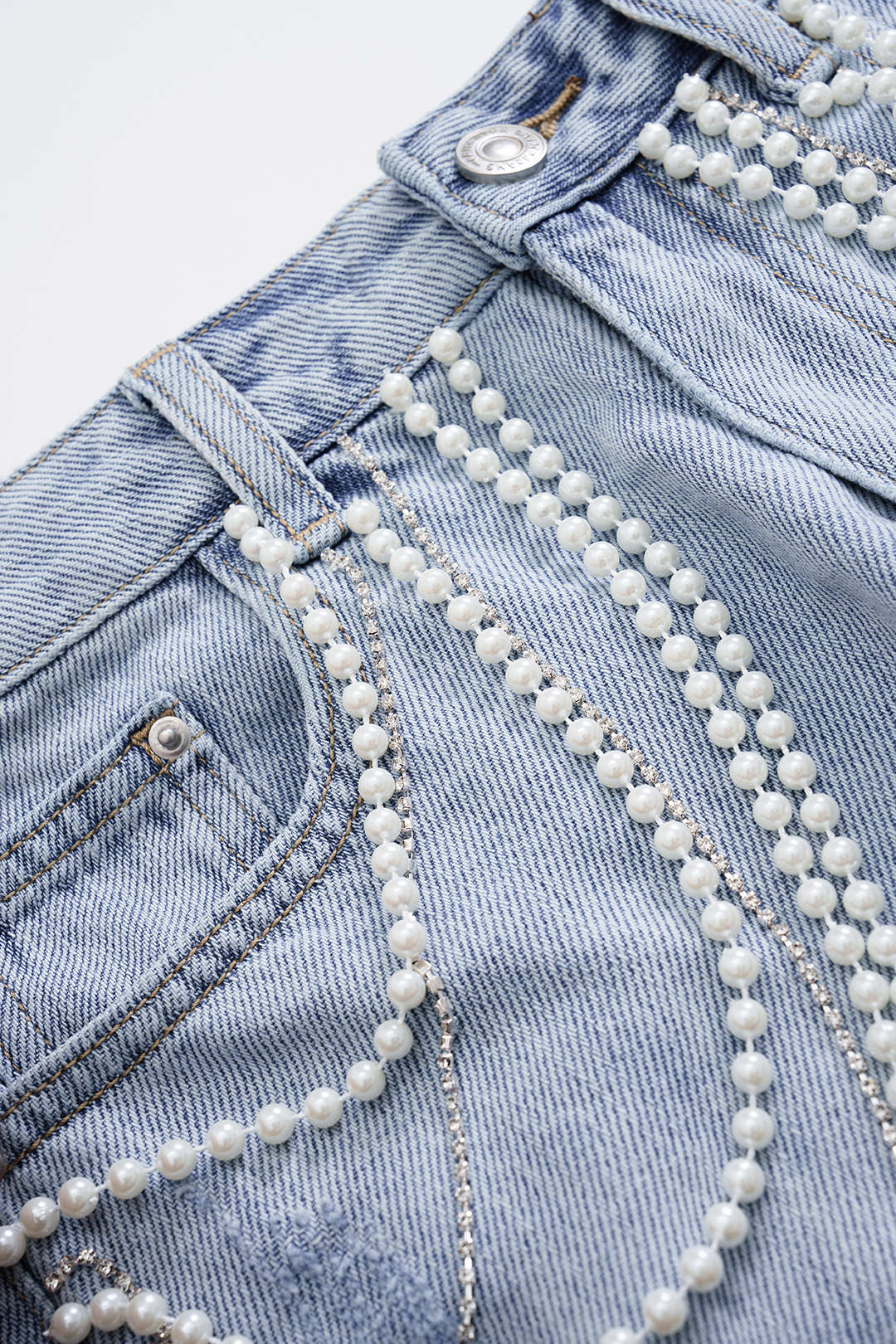 Denim Bead Chain Decor Ripped Frayed High Waist Shorts - Image 3