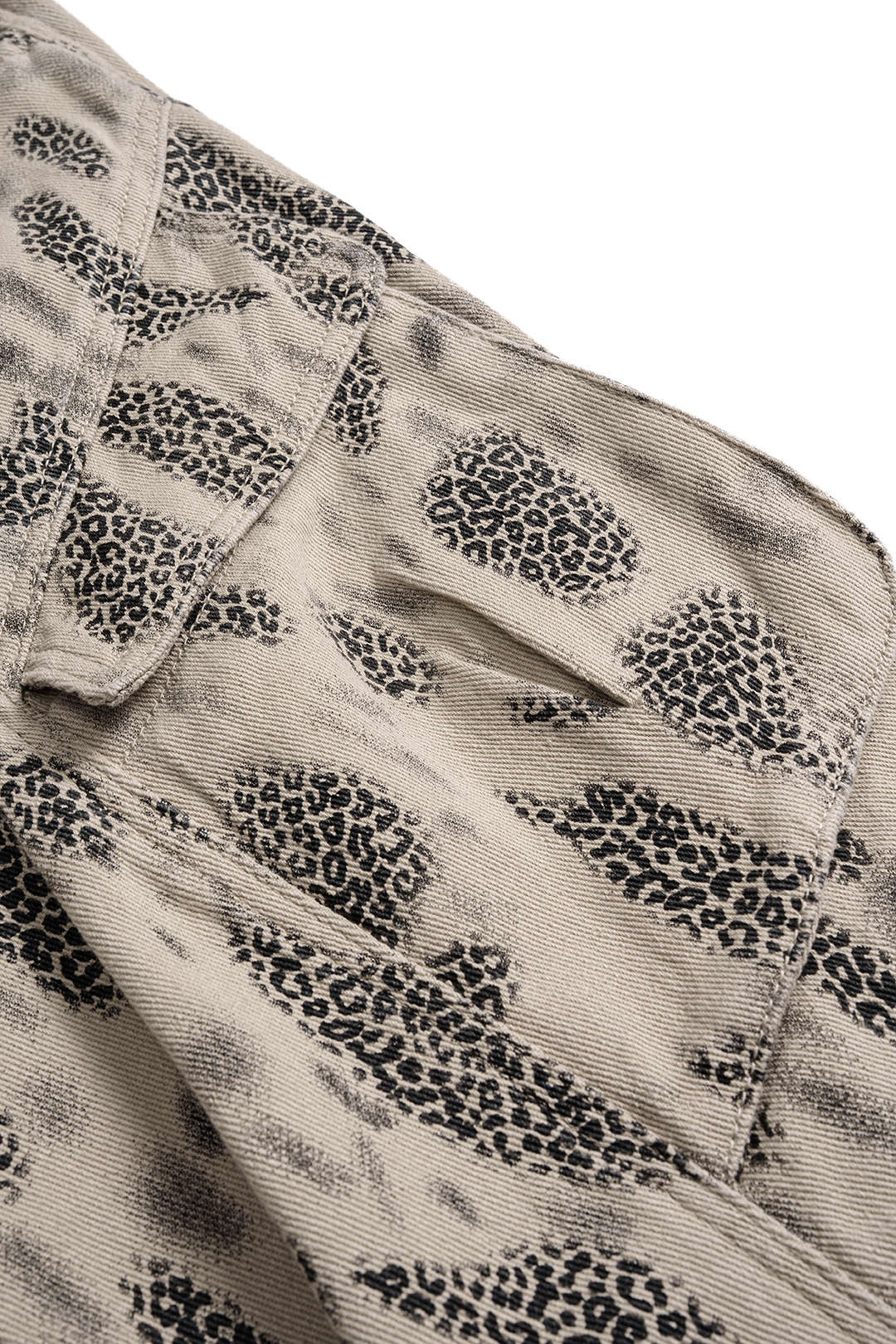 Denim Leopard Print Pleated Zipper Wide Leg Jeans - Image 3