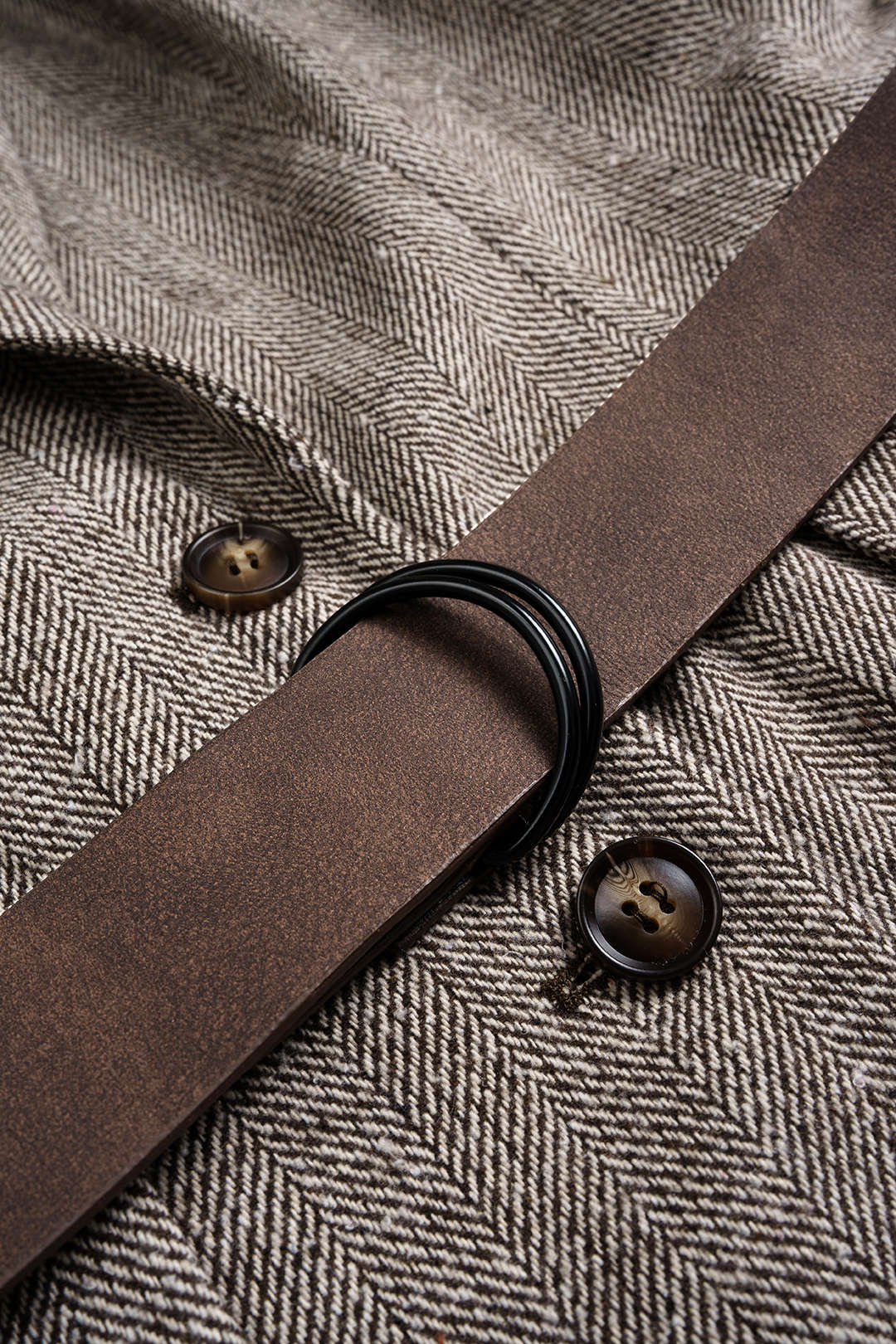 Button Notched Lapel Belted Blazer - Image 4
