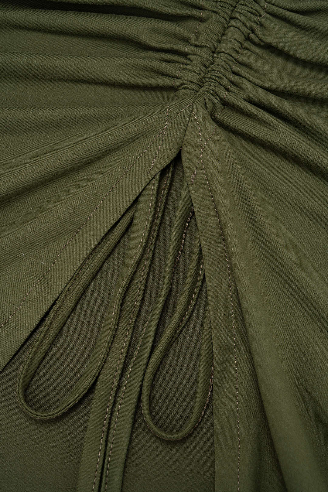 Solid Round Neck Cami Top And Drawstring Ruched Skirt Set - Image 4