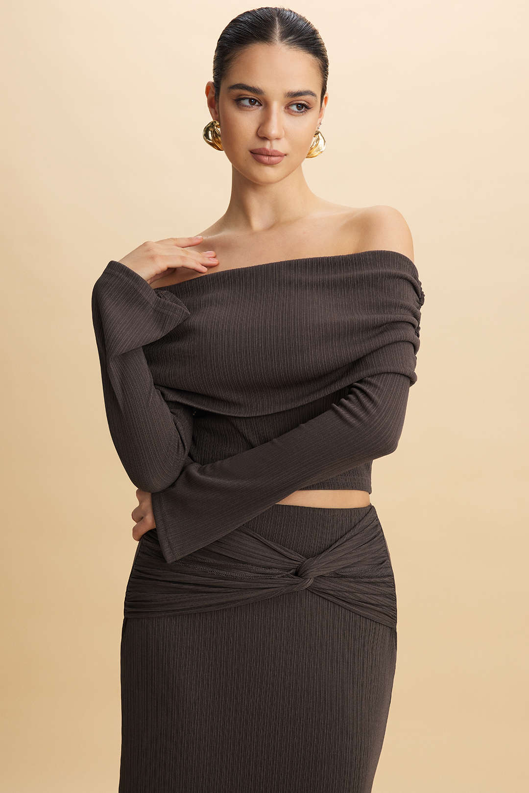 Off Shoulder Long-Sleeve Top And Twist Knot Skirt Set - Image 3