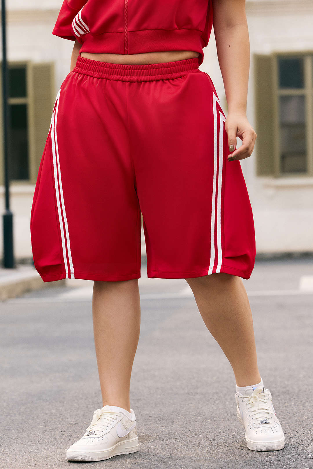 Plus Size Contrast Stripes Drawstring Waistband Shorts - Image 4