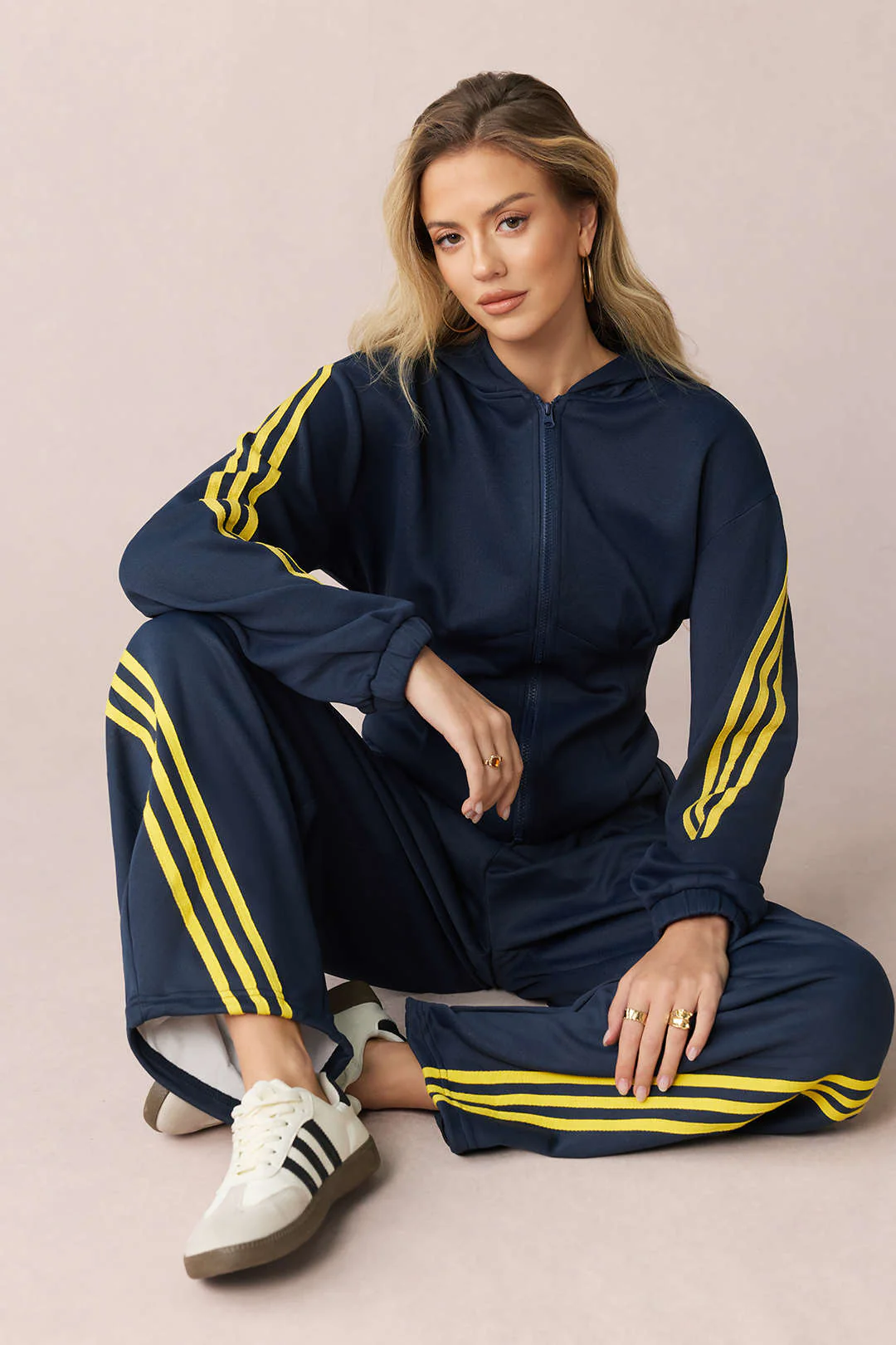Contrast Zipper Hoodie - Image 9