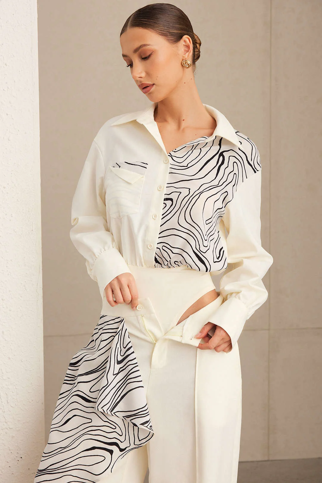 Abstract Print Patchwork Button Pocket Long Sleeve Bodysuit - Image 5