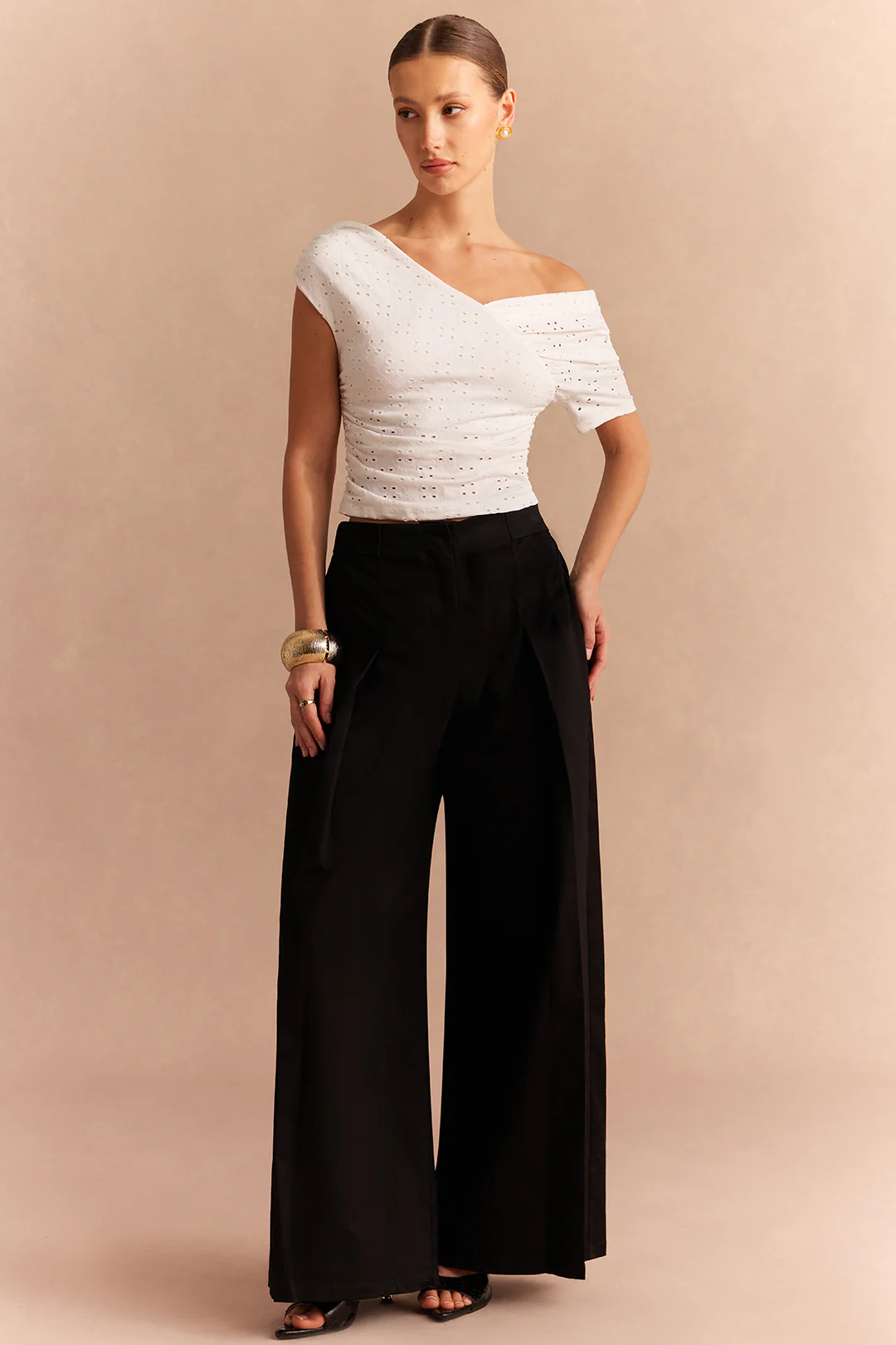 Asymmetrical One Shoulder Hollow Out Short Sleeve T-Shirt - Image 4