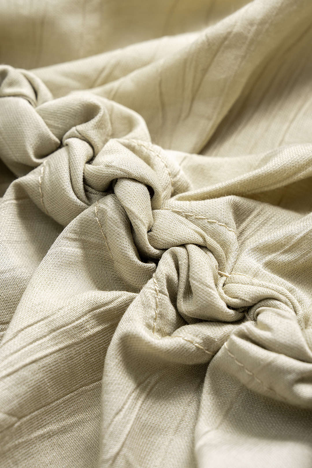 V-Neck Twist Knot Ruched Zipper Tank Top - Image 3