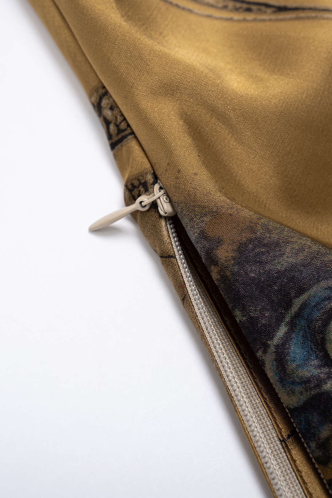 Retro Print Satin Halter Neck Draped Cowl Neck Cami Top - Image 4