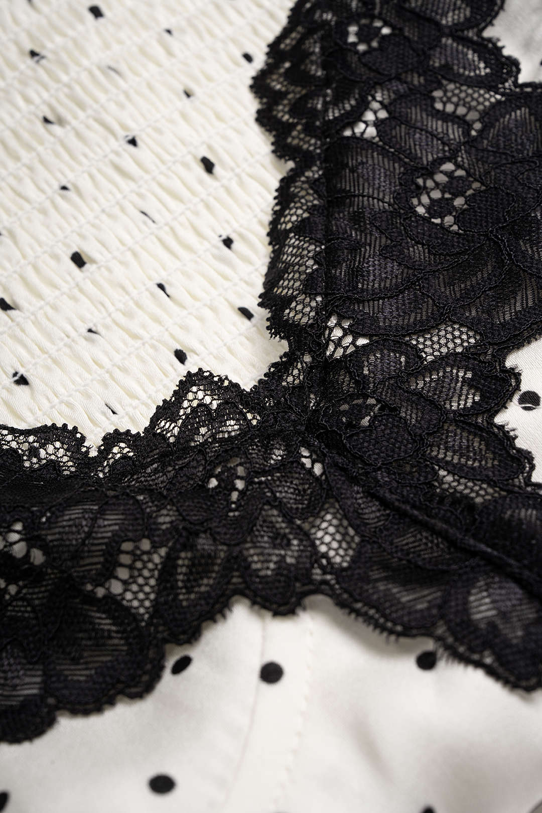 Polka Dots Print Satin Patchwork Lace V-Neck Tank Top - Image 3