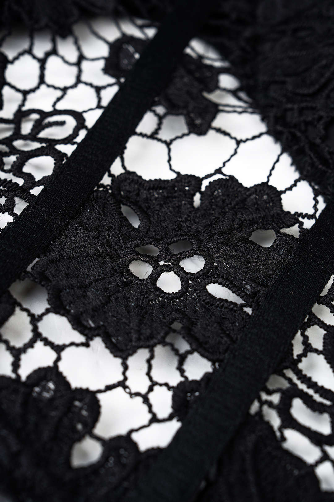 Lace Patchwork Puff Hem Corset Tube Top - Image 9