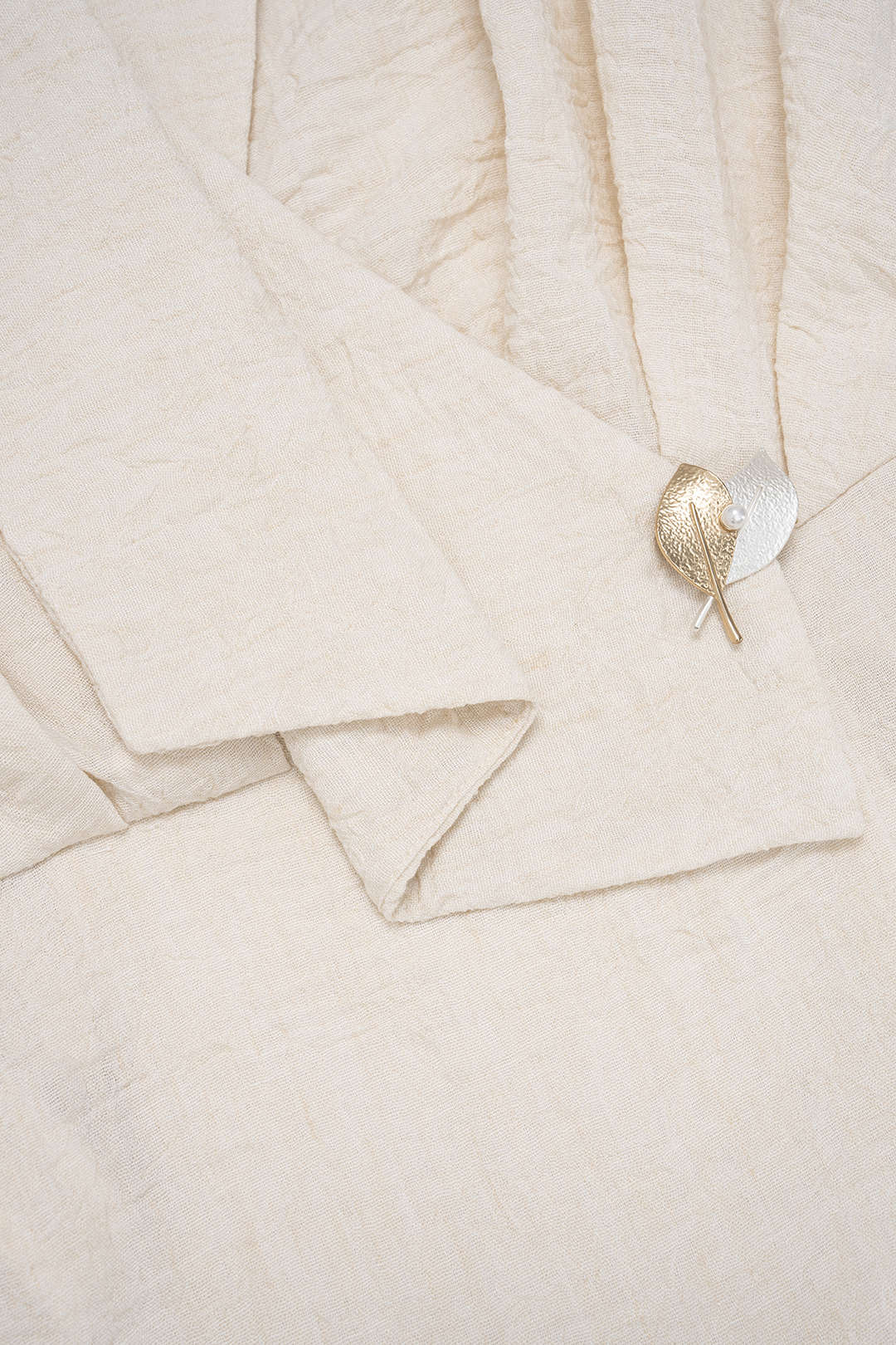 V-Neck Asymmetrical Ruched Shirt - Image 3